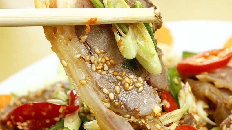 Khám phá công thức chế biến món dê tái chanh đơn giản, thơm ngon, không còn mùi hôi mà lại vô cùng hấp dẫn.