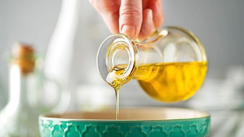 Khám phá sự đa dạng các loại dầu ăn hiện nay để bảo vệ sức khỏe gia đình bạn.