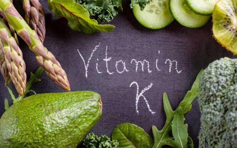Khám phá những thực phẩm giàu vitamin K, nguồn dưỡng chất thiết yếu giúp cơ thể hoạt động hiệu quả.