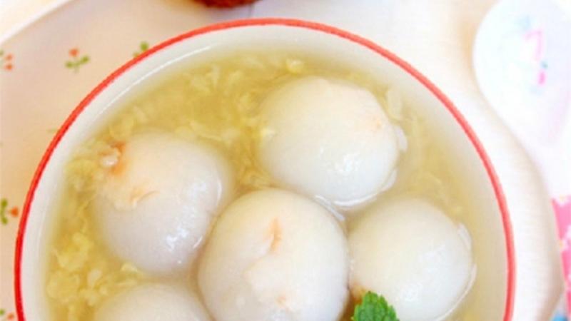 Công thức chế biến chè vải đậu xanh thơm ngon, thanh mát, không lo gây nóng, là lựa chọn lý tưởng cho những tín đồ mê trái vải.