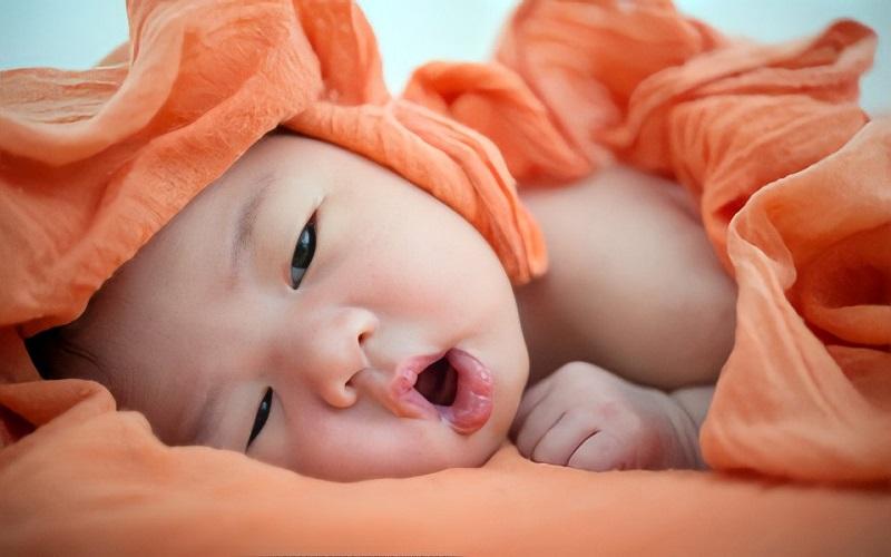 Liệu việc trẻ thở dài có đáng lo ngại? Cha mẹ cần làm gì để giúp con vượt qua tình trạng này?