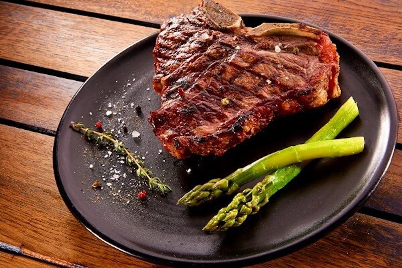 Cách ướp thịt bò nướng thơm ngon, mềm mại, đậm đà như món ăn ở nhà hàng sang trọng