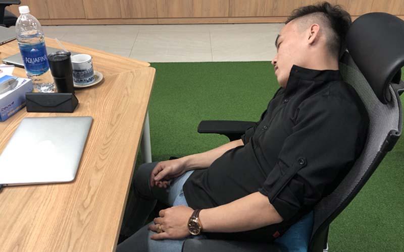 Vì sao bạn thường xuyên thức dậy với cơn đau đầu? Khám phá những nguyên nhân, dấu hiệu và cách phòng ngừa hiệu quả trong bài viết này.
