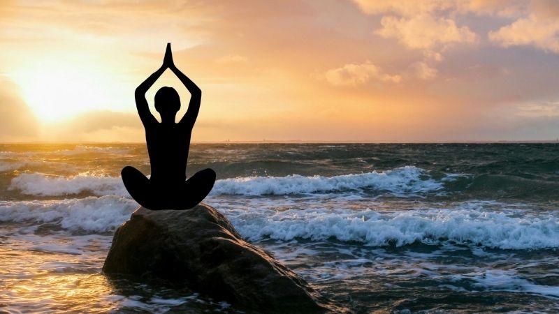 Yoga là một phương pháp luyện tập tinh thần và thể chất cổ xưa, giúp con người kết nối với chính mình và vũ trụ. Xuất phát từ Ấn Độ, Yoga không chỉ đem lại sự dẻo dai cho cơ thể mà còn mang đến sự bình an cho tâm hồn.