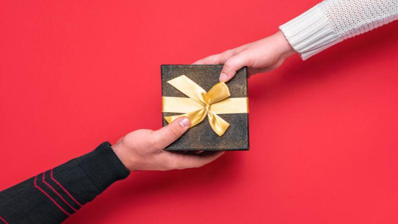 15 món quà Valentine 2025 ngọt ngào và đầy ý nghĩa dành tặng người yêu, tạo nên những dấu ấn đáng nhớ