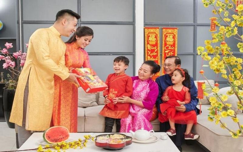 Khám phá những câu chúc Tết Xuân Ất Tỵ 2025 đầy cảm hứng và ý nghĩa, giúp bạn truyền tải tình cảm yêu thương và sự may mắn đến mọi người trong dịp Tết này.