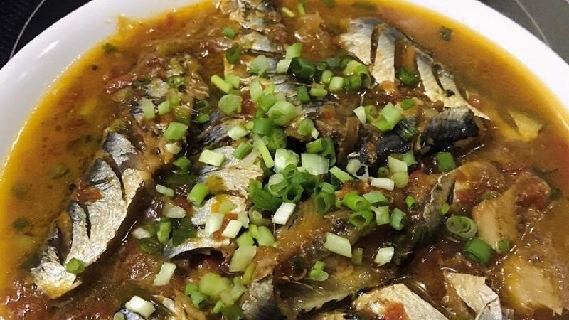 Khám phá cách chế biến món cá trích sốt cà đậm đà, mang lại hương vị tuyệt vời cho bữa cơm gia đình.