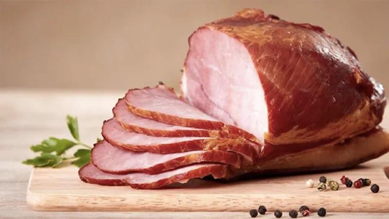 Thịt xông khói là gì? Những món ăn hấp dẫn chế biến cùng thịt xông khói