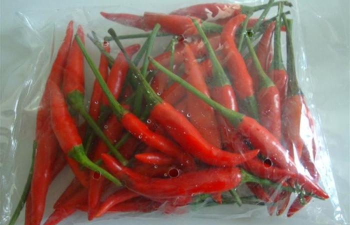 Mẹo bảo quản ớt để sử dụng được lâu dài mà không mất đi độ tươi ngon.