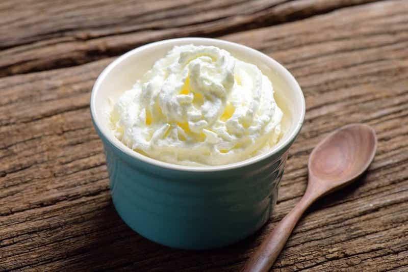 Heavy cream là gì và những công dụng tuyệt vời mà nó mang lại cho món ăn và đồ uống?
