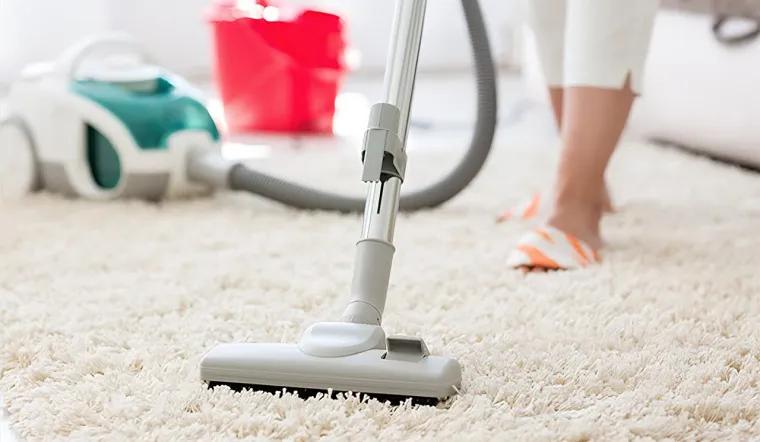 Cách làm sạch thảm trải sàn vừa hiệu quả vừa tiết kiệm chi phí