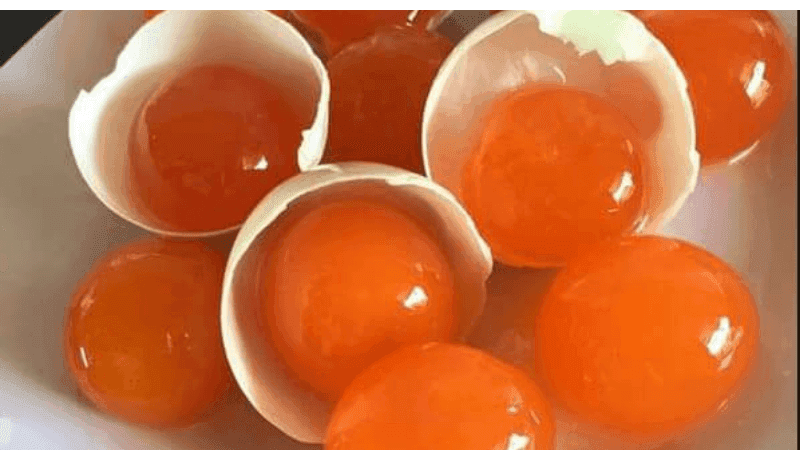 Trứng muối có bao nhiêu calo? Khám phá 5 món ngon từ trứng muối giúp bạn giảm cân hiệu quả.