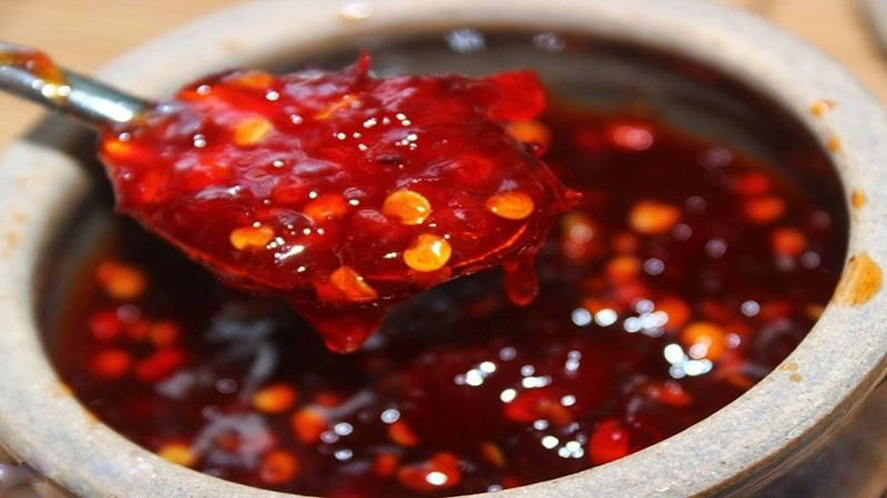 Khám phá cách chế biến tương ớt Huế với hương vị cay nồng, đậm đà, ngon tuyệt và vô cùng đơn giản.