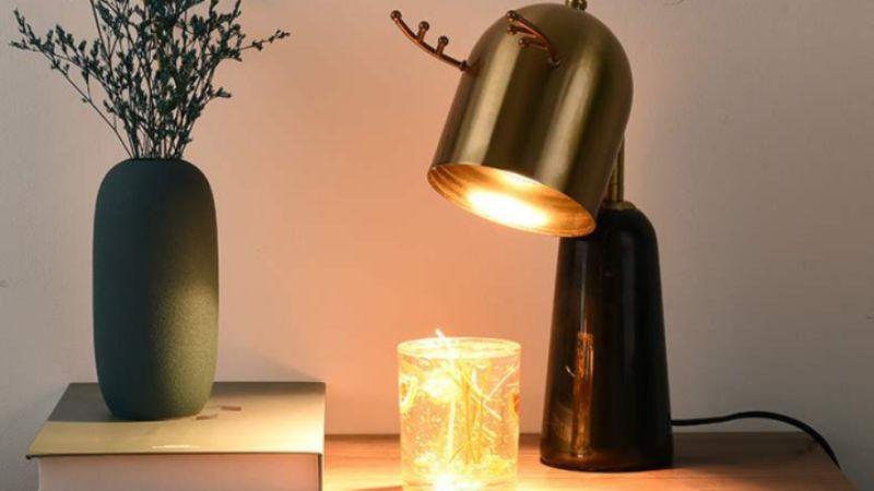 Đèn đốt nến thơm là một thiết bị tinh tế giúp lan tỏa hương thơm dễ chịu trong không gian mà không cần sử dụng lửa. Vậy đèn đốt nến thơm là gì và những lợi ích tuyệt vời mà nó mang lại là gì? Hãy cùng khám phá nhé!