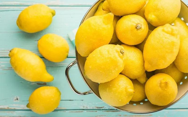 Khám phá ngay những phương pháp làm trắng da hiệu quả và an toàn từ quả chanh tươi.