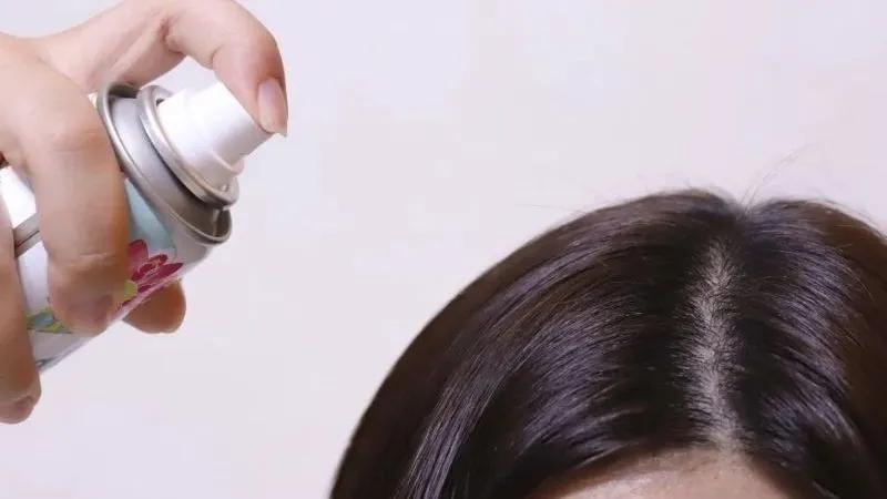 Mẹ bỉm có thể sử dụng dầu gội khô không? Top 5+ dầu gội khô lý tưởng cho mẹ sau sinh