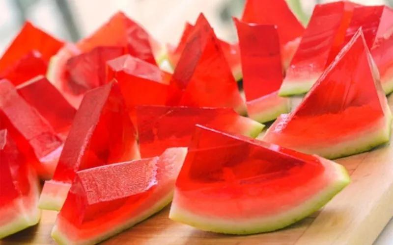 Cách làm thạch rau câu dưa hấu thơm ngon, mát lạnh