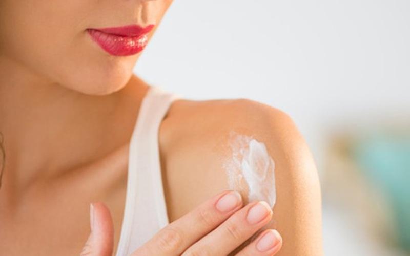 7 bí quyết trị mụn mông từ chuyên gia giúp bạn gái thêm phần tự tin và quyến rũ