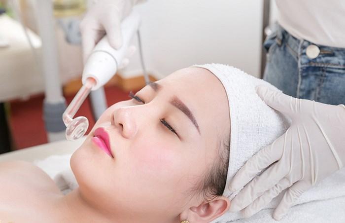 Quá trình lăn kim thực hiện ra sao và có những bước nào? Hãy cùng khám phá để hiểu rõ hơn về phương pháp làm đẹp này.