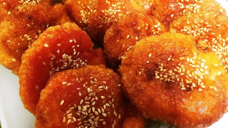Khám phá công thức làm bánh rán gấc mềm mại, thơm ngọt và đậm đà hương vị như món ăn nhà hàng.