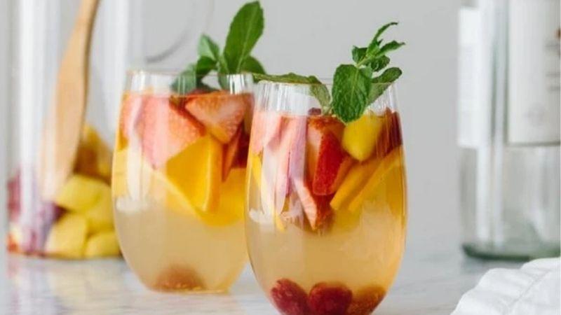 Chia sẻ với bạn cách chế biến cocktail trái cây nhẹ nhàng, thư giãn cùng bạn bè ngay tại nhà