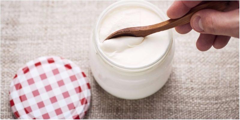 Liệu sữa chua tự làm có thực sự vượt trội hơn sữa chua công nghiệp?
