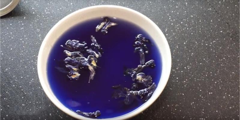 Mocktail hoa đậu biếc (hoa bướm) kết hợp cốt dừa thơm ngọt