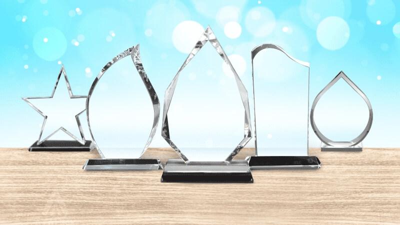 Khám phá ngay 8 món quà tặng cuối năm vô cùng ý nghĩa và thiết thực dành cho nhân viên, giúp gắn kết và tri ân họ một cách sâu sắc.