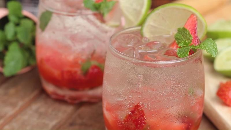 Khám phá ngay công thức Strawberry Mojito thơm ngon, mát lạnh, hoàn hảo cho mùa hè oi ả