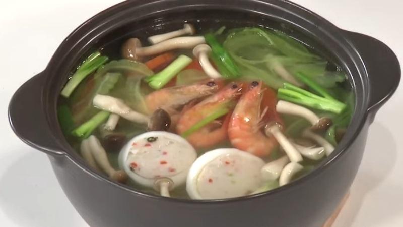Khám phá cách nấu lẩu khổ qua hải sản vừa thanh mát, vừa đậm đà hương vị, hoàn hảo cho những buổi sum họp gia đình vào cuối tuần.