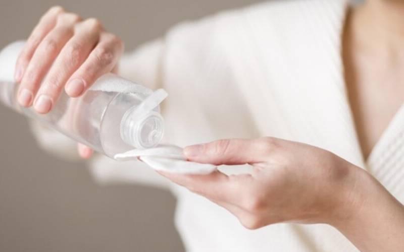 Liệu bạn nên tẩy trang ngay khi về nhà hay để dành cho bước skincare buổi tối? Hãy cùng tìm hiểu để có lựa chọn tối ưu cho làn da của mình.