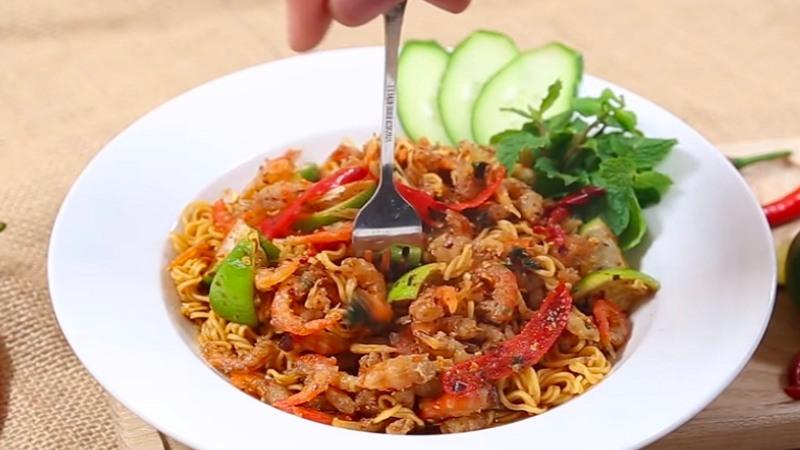 Khám phá 2 công thức mì trộn Thái Lan ngon tuyệt, dễ làm tại nhà, đậm đà hương vị khó cưỡng