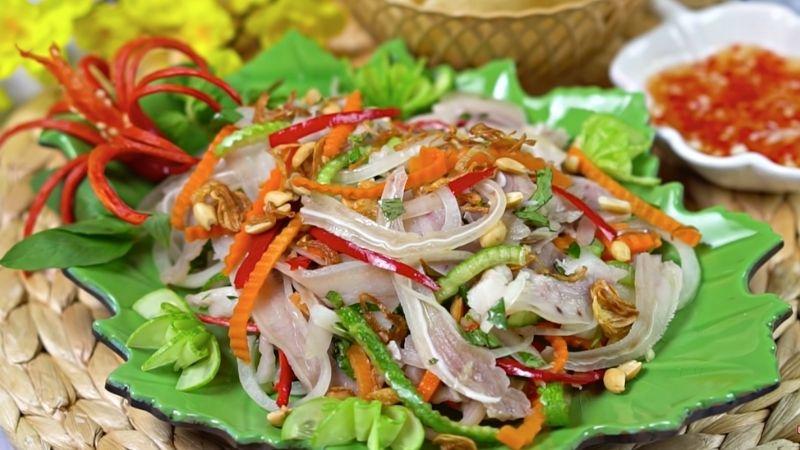 Hãy cùng khám phá cách làm gỏi tai heo thập cẩm với hương vị chua ngọt, dai dai đầy lôi cuốn, món ăn này sẽ khiến bạn không thể dừng lại!
