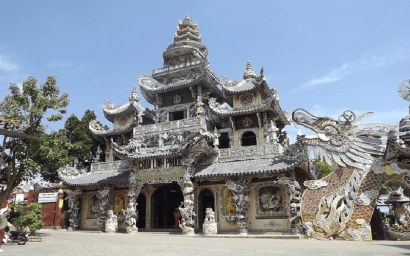 Khám phá 10 điểm du lịch miễn phí tuyệt vời tại Đà Lạt, từ những cảnh sắc thiên nhiên cho đến không gian yên bình của thành phố ngàn hoa.