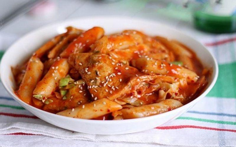 Khám phá 4 công thức làm Tokbokki (bánh gạo Hàn Quốc) hấp dẫn, đậm đà hương vị