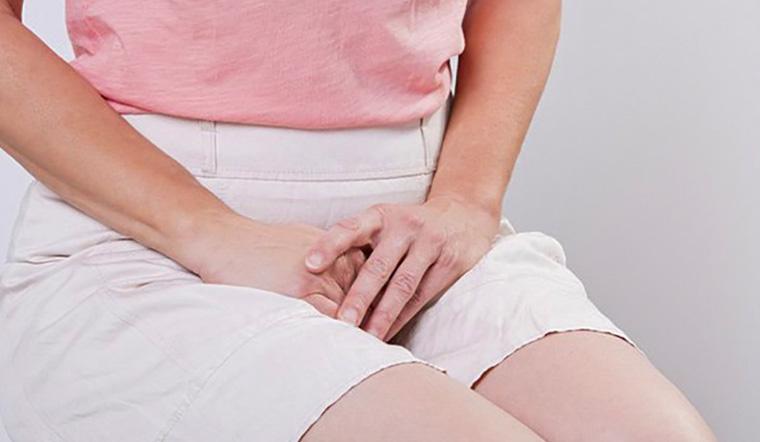 Hướng dẫn chị em cách chữa ngứa vùng kín dứt điểm bằng nước muối đơn giản và hiệu quả.