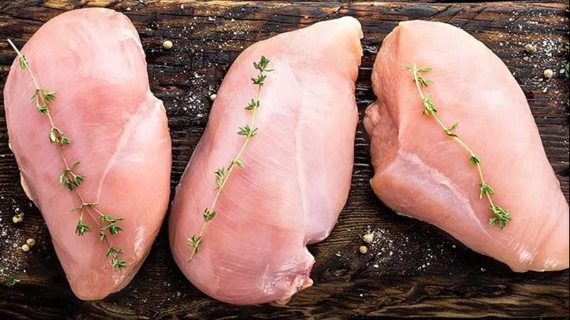 Lựa chọn ức gà ngon để bữa ăn thêm phần hấp dẫn và trọn vẹn hương vị