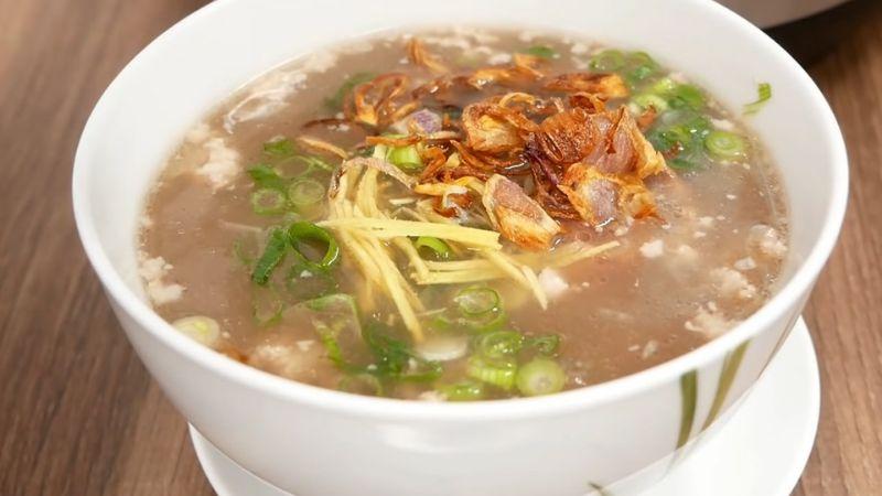 Khám phá phương pháp nấu cháo nhanh chóng với nồi áp suất, giúp bạn thưởng thức món cháo thơm ngon, mềm mịn đầy hấp dẫn.