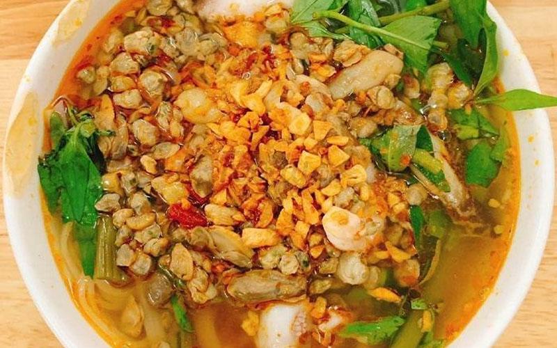 Khám phá công thức mì ốc hến chua cay dễ làm ngay tại nhà, mang đến hương vị hấp dẫn khó quên.