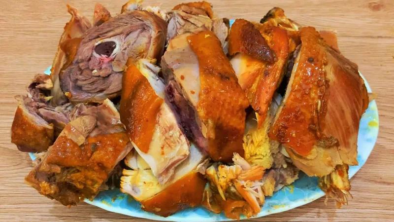 Khám phá công thức gà ủ muối xông khói độc đáo, hấp dẫn và đầy hương vị