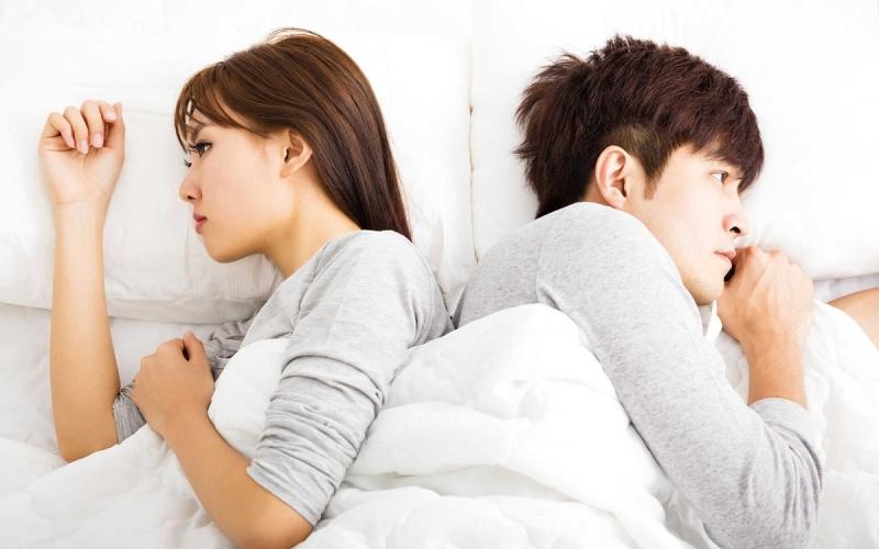Tại sao lại xuất hiện tiểu buốt sau quan hệ? Những phương pháp giảm đau hiệu quả khi tiểu buốt sau quan hệ