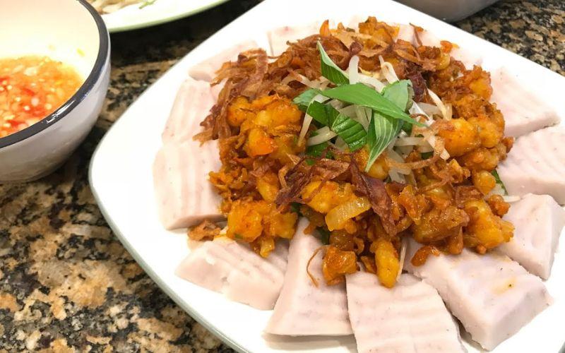 Khám phá công thức làm bánh đúc khoai môn dễ dàng, với hương vị béo ngậy và sự quyến rũ không thể chối từ