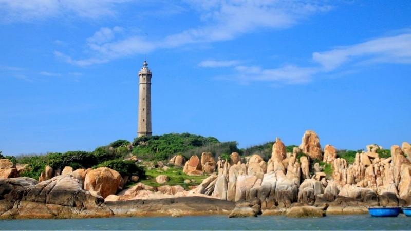 Khám phá 9 bãi biển tuyệt đẹp tại Bình Thuận, những địa điểm không thể bỏ lỡ cho chuyến du lịch của bạn.