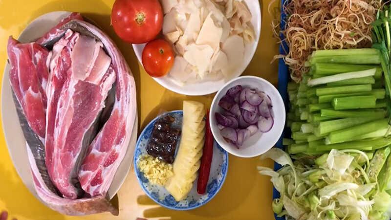 Khám phá hai cách nấu lẩu cá đuối măng chua lá giang thơm ngon và dễ làm ngay tại nhà, cho những bữa ăn gia đình thêm phần hấp dẫn.