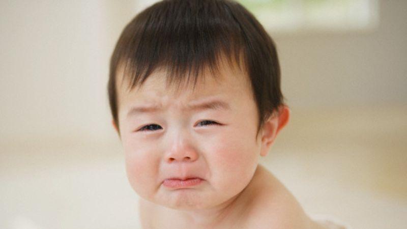 Những hệ quả tiềm ẩn từ phương pháp 'để mặc trẻ khóc'