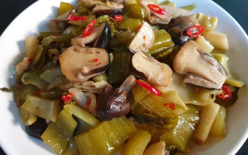 Khám phá công thức nấm rơm xào dưa cải chua thơm ngon, dễ làm và đưa cơm không thể cưỡng lại.