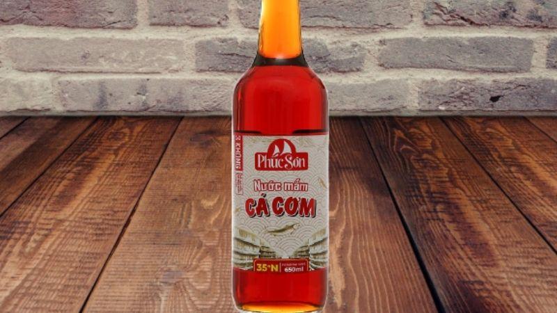 Nước mắm cá cơm Phúc Sơn là gia vị đặc trưng, mang đến hương vị đậm đà, tinh tế cho mỗi món ăn, khắc họa bản sắc ẩm thực Việt Nam một cách rõ nét.