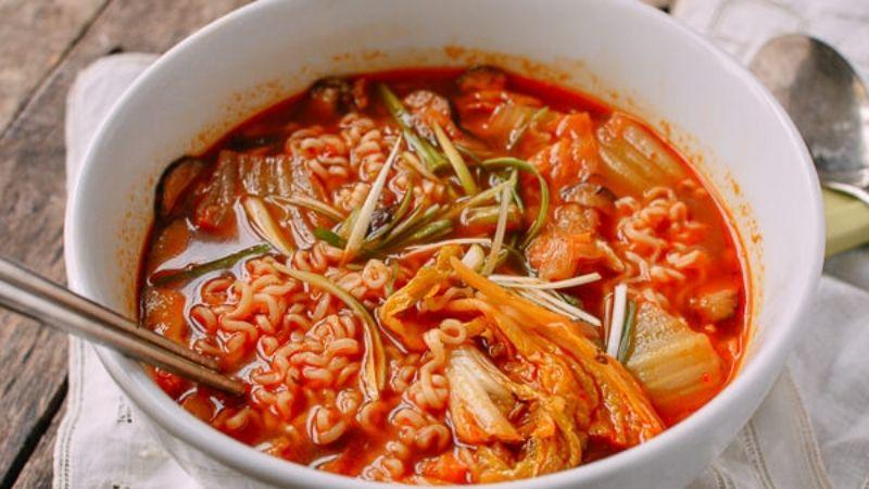 Hướng dẫn chế biến mì kim chi Hàn Quốc từ mì gói