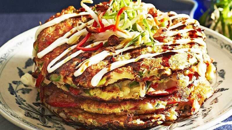 Khám phá ngay cách chế biến Okonomiyaki - món bánh xèo Nhật Bản đầy độc đáo và thú vị.