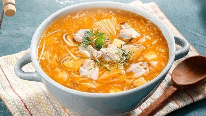 Khám phá ngay công thức súp nấm hải sản chua cay, món khai vị tuyệt vời để làm phong phú thêm bữa tiệc của bạn.